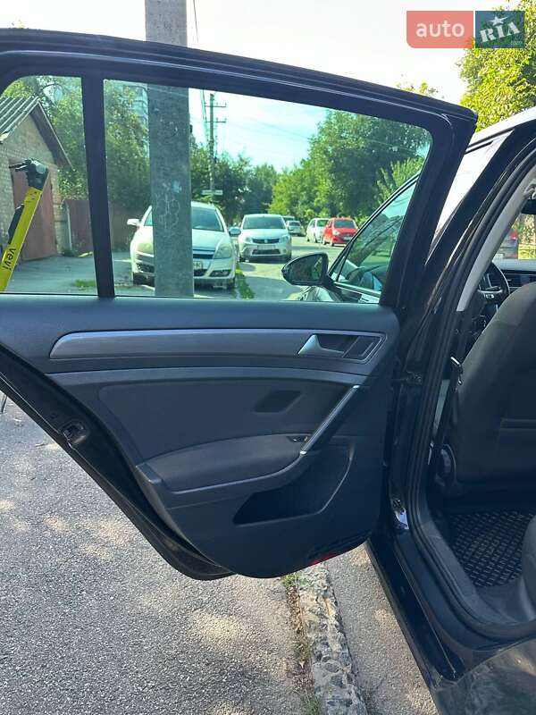 Хетчбек Volkswagen Golf 2017 в Вінниці