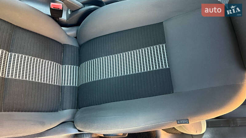 Хетчбек Volkswagen Golf 2008 в Полтаві