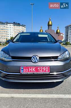 Універсал Volkswagen Golf 2017 в Івано-Франківську