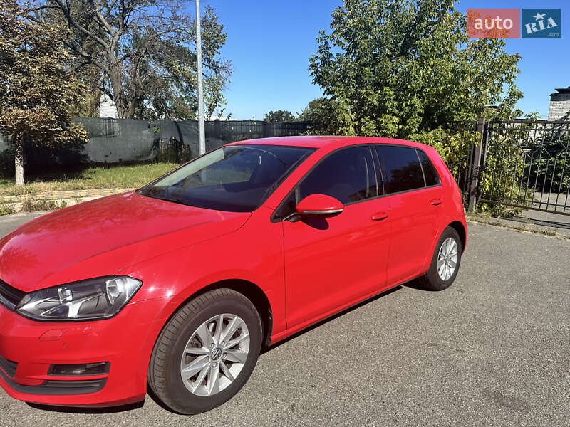 Хетчбек Volkswagen Golf 2013 в Києві
