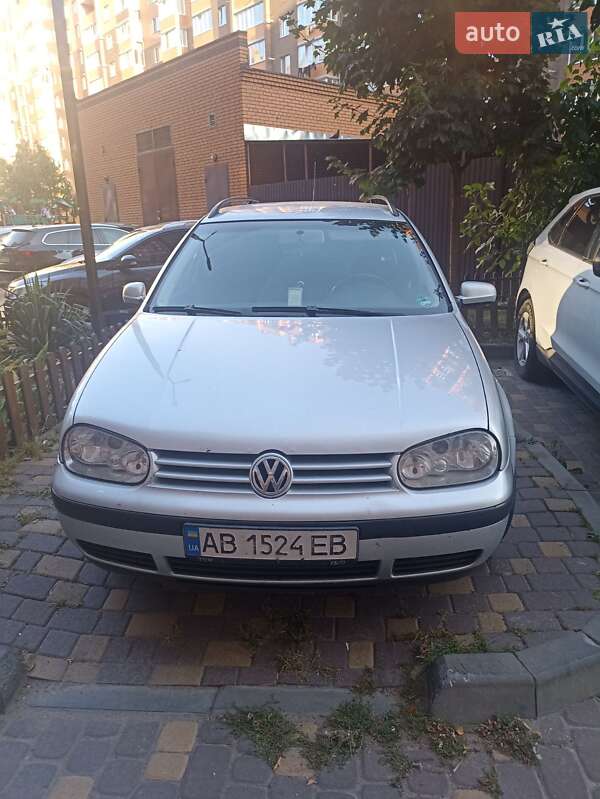 Универсал Volkswagen Golf 2003 в Виннице