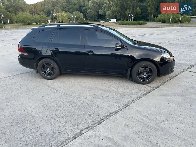 Універсал Volkswagen Golf 2011 в Каневі