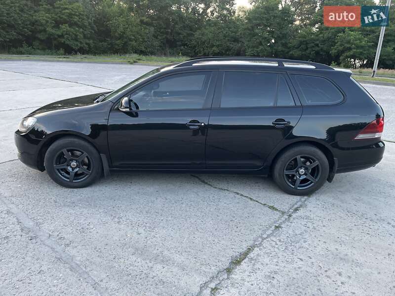 Універсал Volkswagen Golf 2011 в Каневі