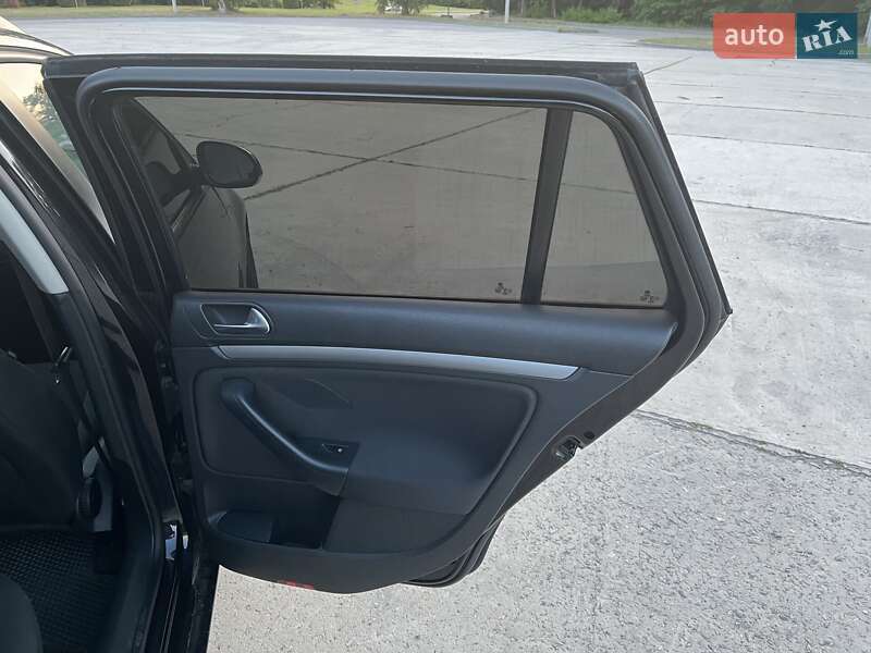 Універсал Volkswagen Golf 2011 в Каневі