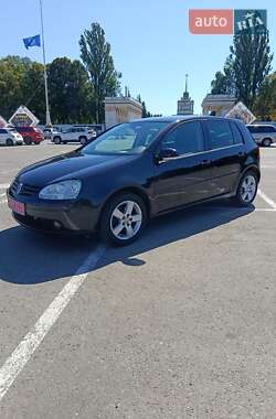Хэтчбек Volkswagen Golf 2008 в Киеве