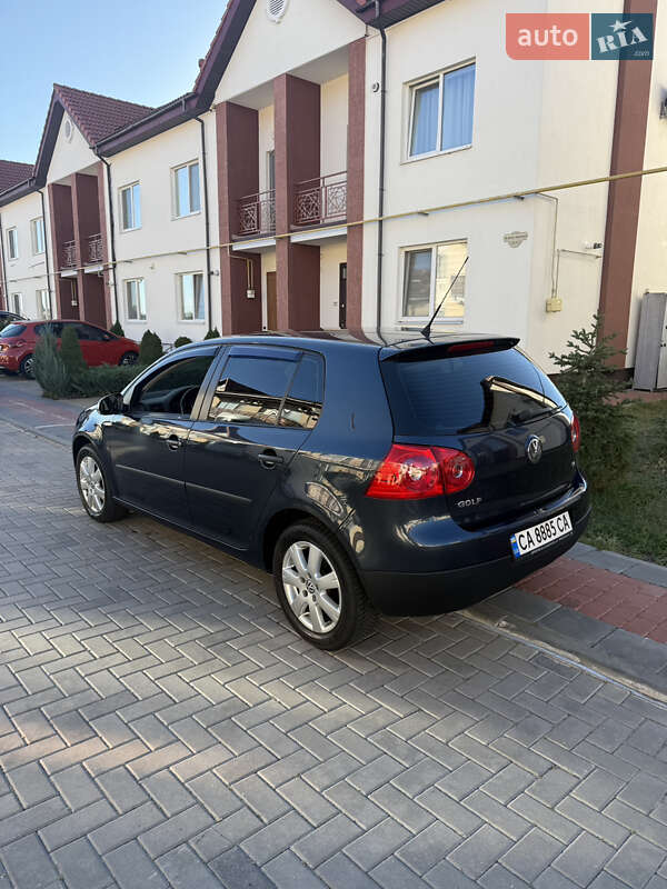 Хэтчбек Volkswagen Golf 2009 в Черкассах