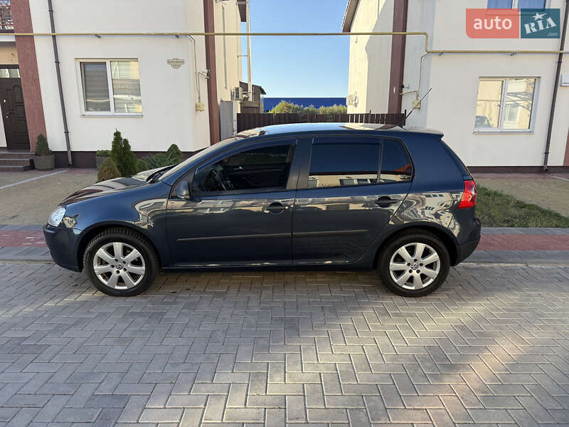 Хэтчбек Volkswagen Golf 2009 в Черкассах