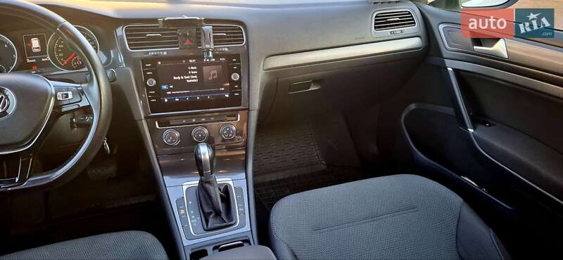 Універсал Volkswagen Golf 2018 в Києві