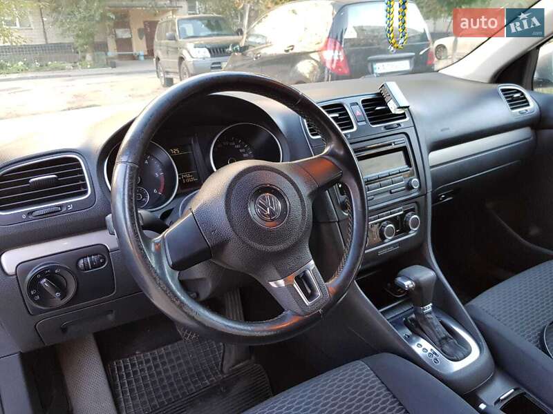Універсал Volkswagen Golf 2009 в Дніпрі