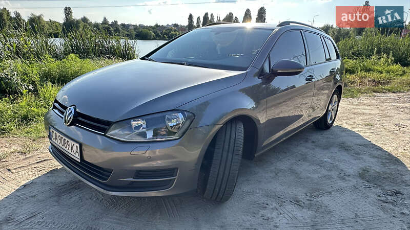 Универсал Volkswagen Golf 2016 в Киеве