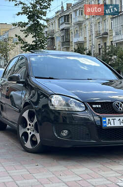 Хетчбек Volkswagen Golf 2006 в Києві