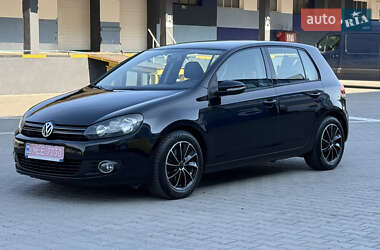 Хэтчбек Volkswagen Golf 2010 в Ровно