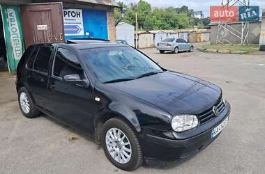 Хетчбек Volkswagen Golf 2004 в Києві