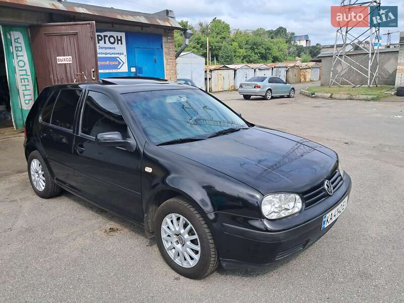 Volkswagen Golf 2004