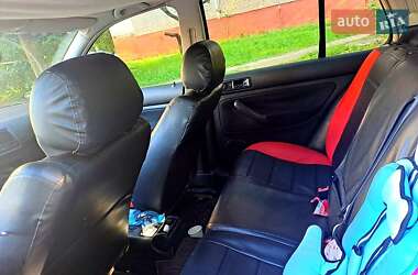 Хэтчбек Volkswagen Golf 2002 в Чернигове