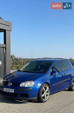 Хэтчбек Volkswagen Golf 2005 в Шумске