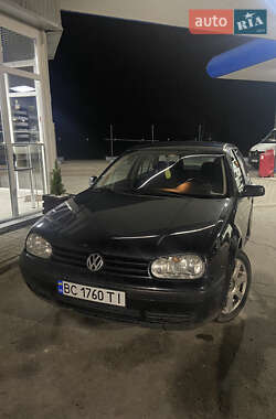 Хэтчбек Volkswagen Golf 2003 в Городке