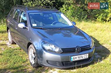 Універсал Volkswagen Golf 2010 в Житомирі