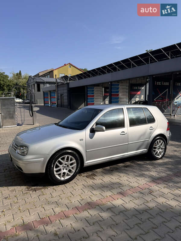 Volkswagen Golf 2003