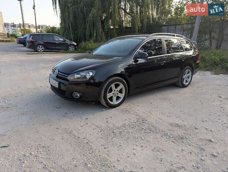 Універсал Volkswagen Golf 2010 в Тернополі