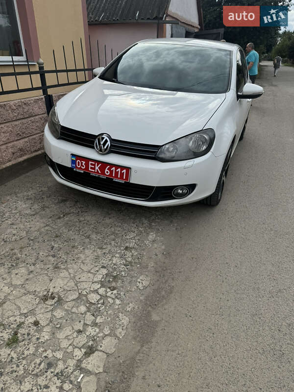 Хэтчбек Volkswagen Golf 2009 в Луцке