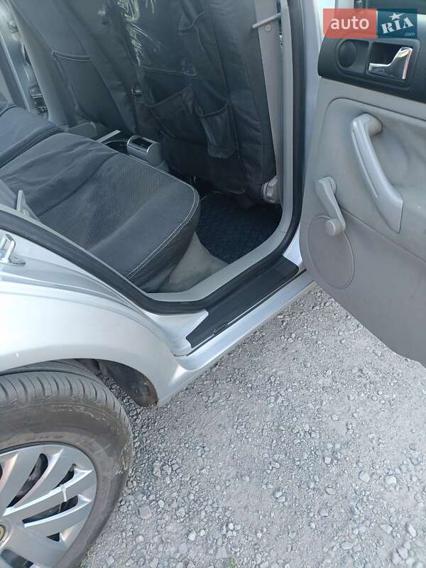 Универсал Volkswagen Golf 2001 в Новомосковске фото 3 Универсал Volkswagen Golf 2001 в Новомосковске