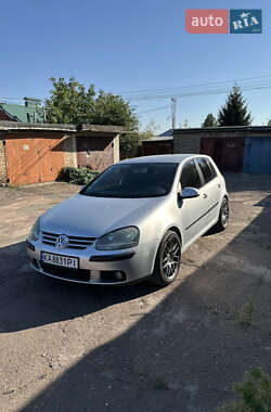 Хетчбек Volkswagen Golf 2004 в Києві