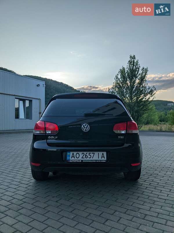 Хетчбек Volkswagen Golf 2012 в Мукачевому