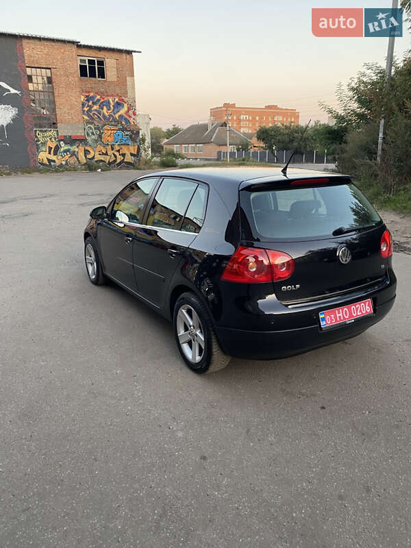 Хетчбек Volkswagen Golf 2007 в Охтирці