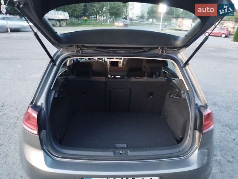 Хэтчбек Volkswagen Golf 2016 в Дубно