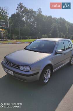 Хетчбек Volkswagen Golf 2004 в Києві