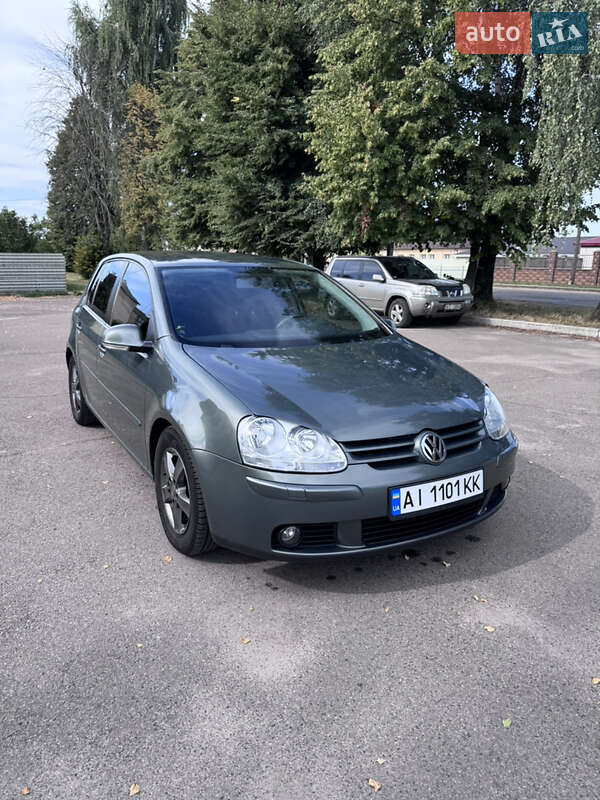 Хэтчбек Volkswagen Golf 2006 в Попельне