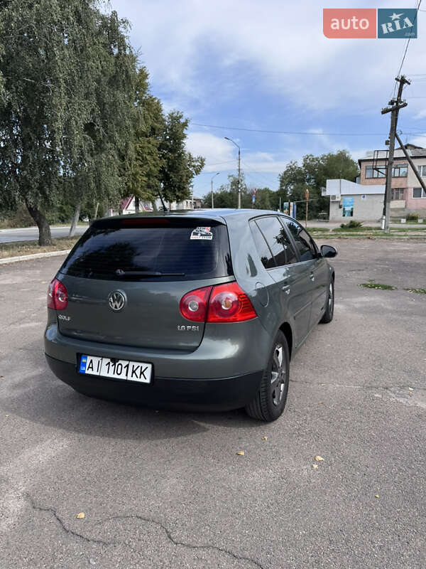 Хэтчбек Volkswagen Golf 2006 в Попельне