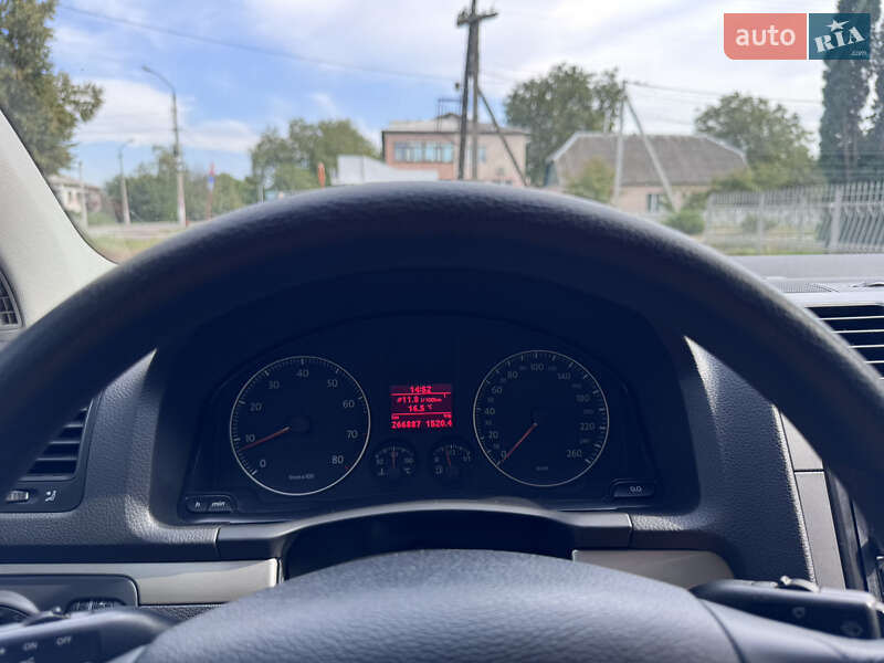 Хэтчбек Volkswagen Golf 2006 в Попельне