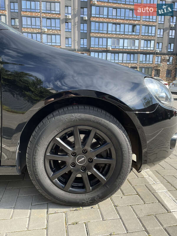 Универсал Volkswagen Golf 2010 в Житомире