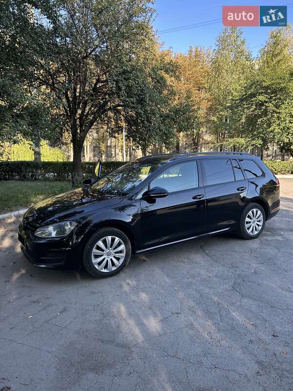 Універсал Volkswagen Golf 2015 в Дніпрі