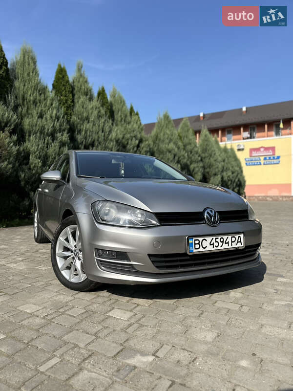 Хэтчбек Volkswagen Golf 2012 в Самборе