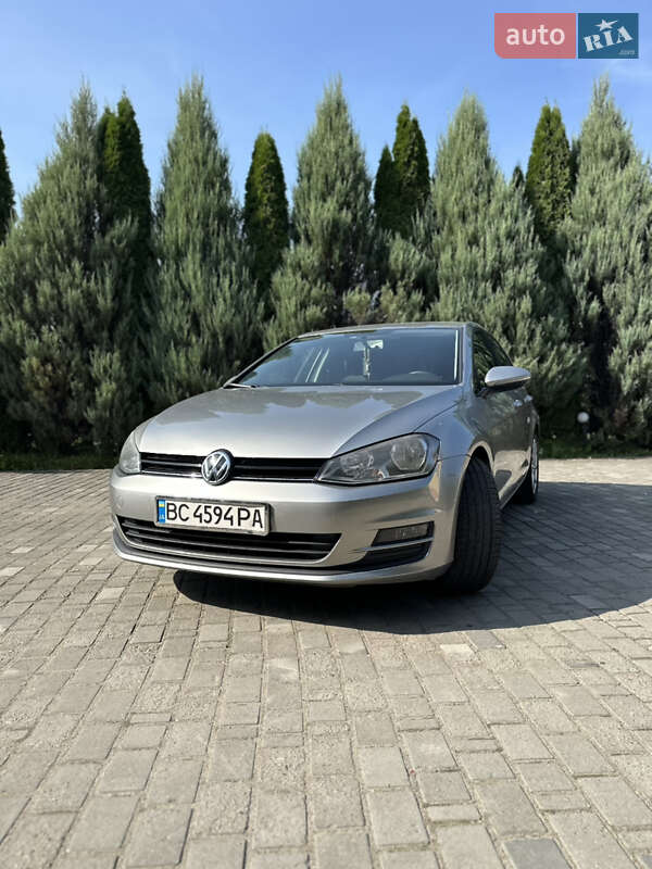 Хэтчбек Volkswagen Golf 2012 в Самборе