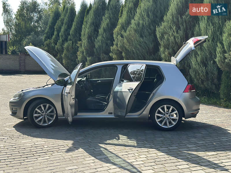 Хэтчбек Volkswagen Golf 2012 в Самборе