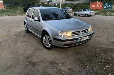 Хэтчбек Volkswagen Golf 2001 в Умани