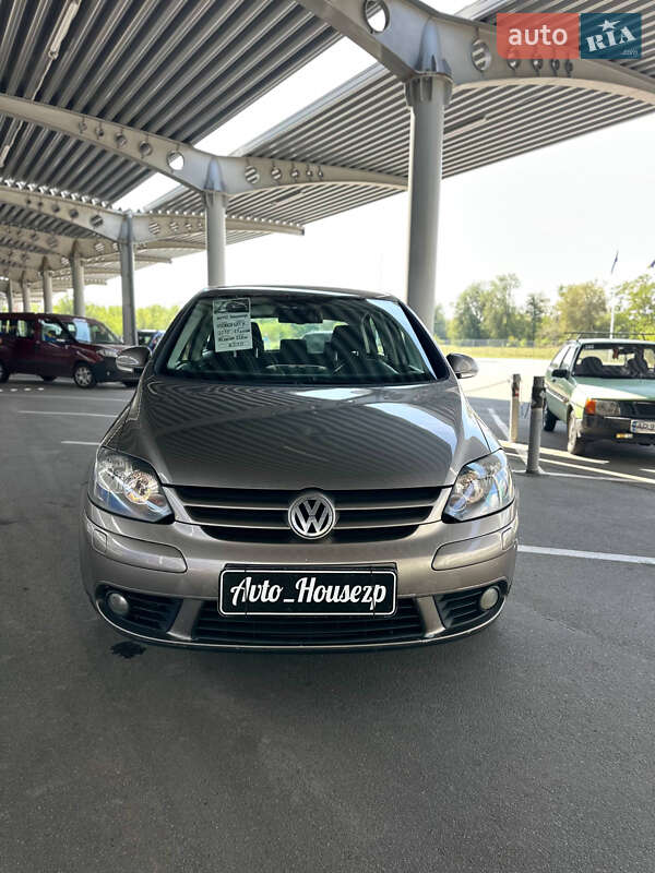 Хетчбек Volkswagen Golf 2010 в Запоріжжі