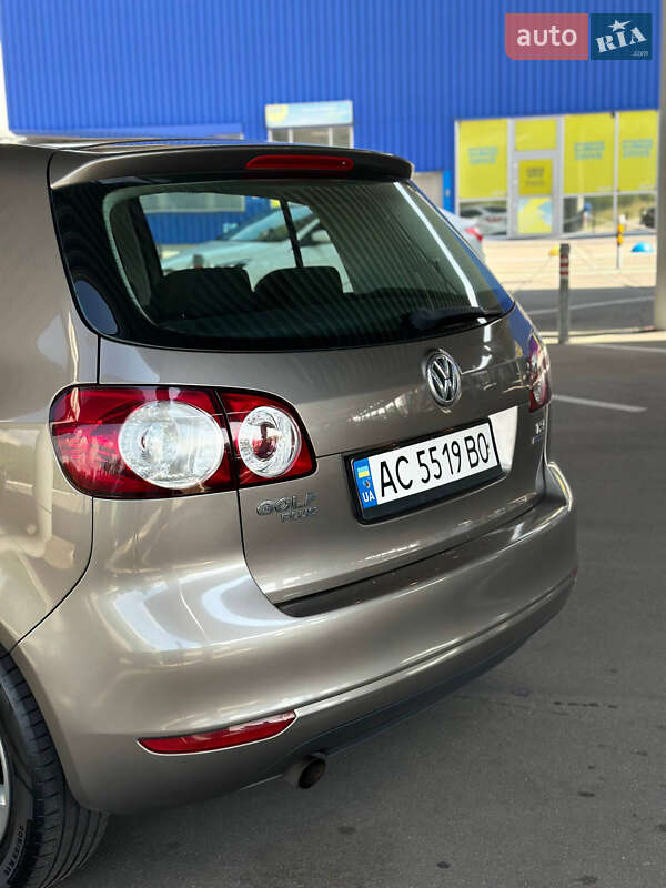 Хетчбек Volkswagen Golf 2010 в Запоріжжі