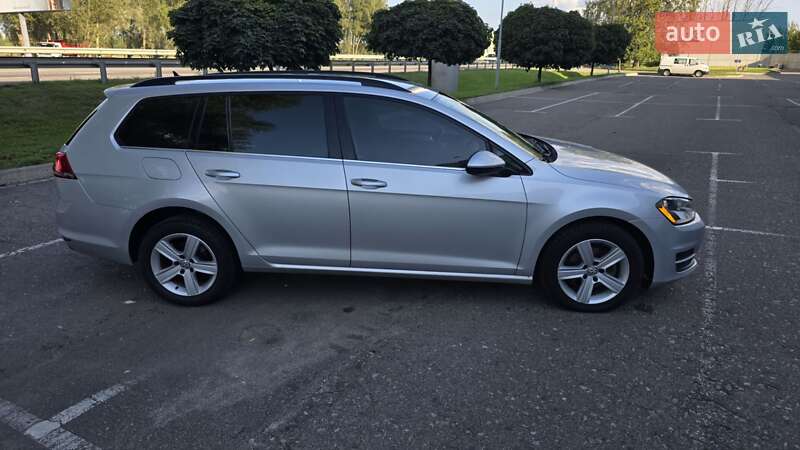 Хетчбек Volkswagen Golf 2015 в Києві