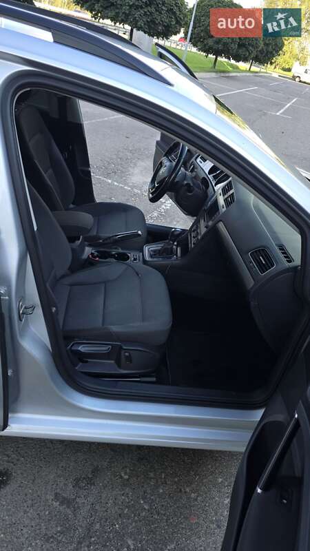 Хетчбек Volkswagen Golf 2015 в Києві