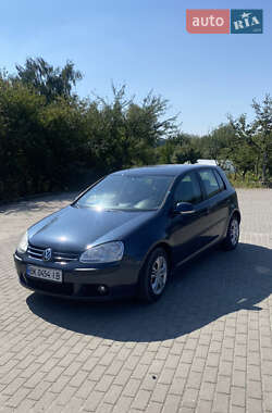 Хэтчбек Volkswagen Golf 2004 в Ровно