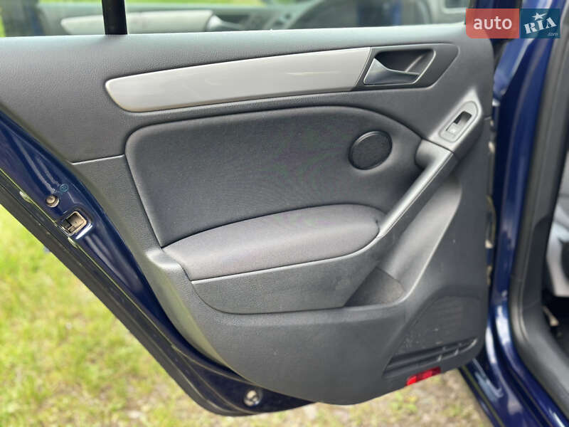 Хетчбек Volkswagen Golf 2008 в Самборі