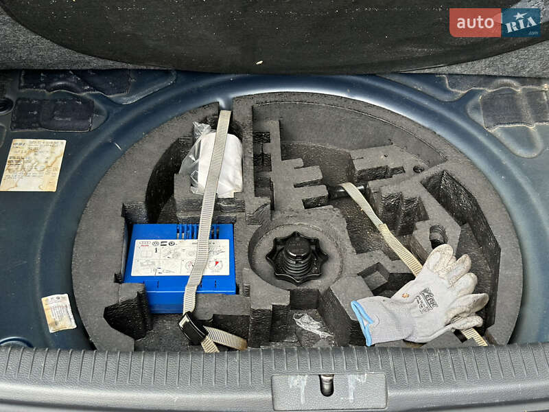 Хетчбек Volkswagen Golf 2008 в Самборі