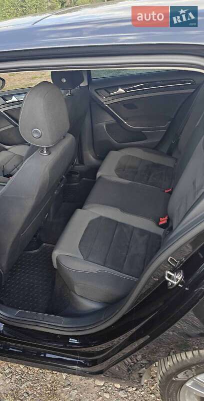 Хэтчбек Volkswagen Golf 2017 в Кривом Роге