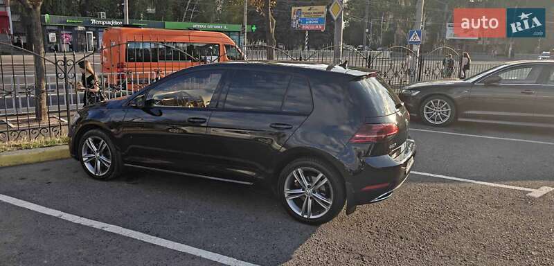Хэтчбек Volkswagen Golf 2017 в Кривом Роге