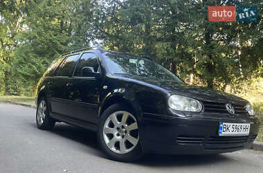 Універсал Volkswagen Golf 2003 в Рівному
